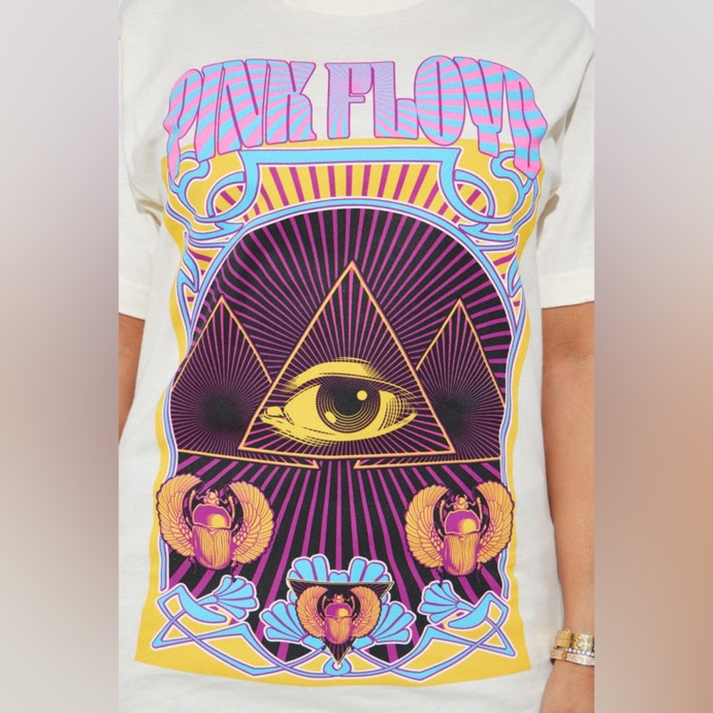 NWT LICENSED PINK FLOYD GRAPHIC TEE, VARIOUS SIZES, OFF WHITE
